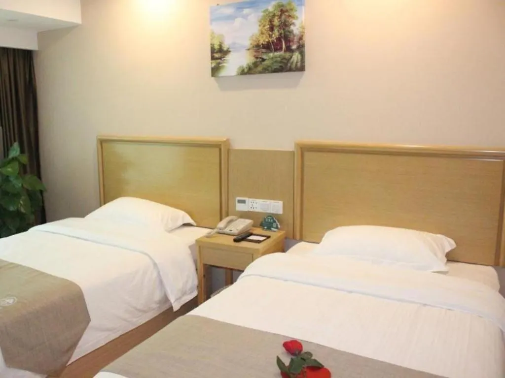 Greentree Inn Zhumadian Xincai County Yueliang Bay Hotel. Kina
