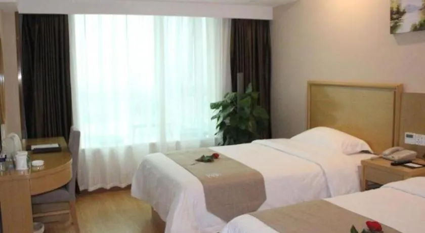*** Hotel Greentree Inn Zhumadian Xincai County Yueliang Bay Hotel. Kina