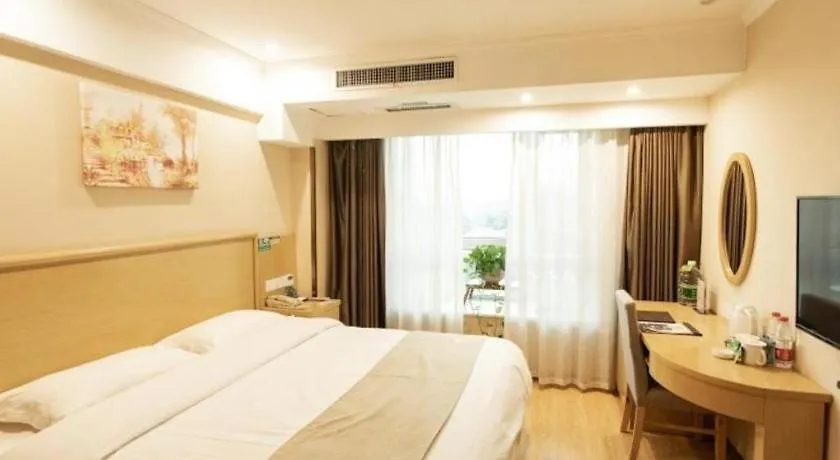 Greentree Inn Zhumadian Xincai County Yueliang Bay Hotel.
