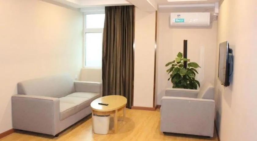 Greentree Inn Zhumadian Xincai County Yueliang Bay Hotel. 3*,