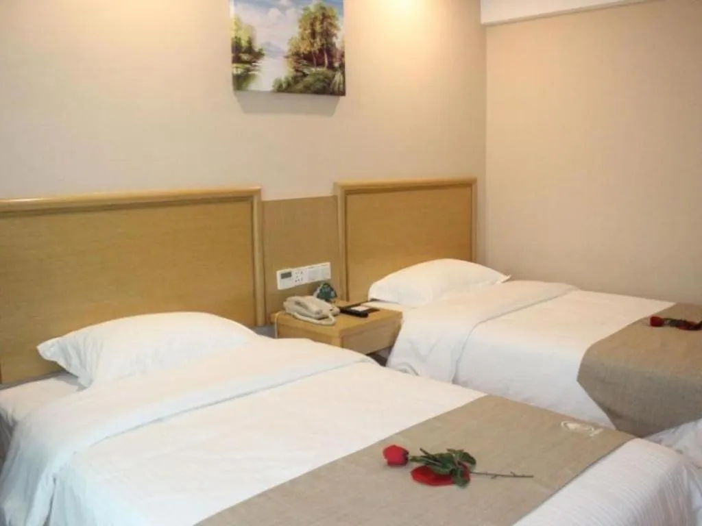 Greentree Inn Zhumadian Xincai County Yueliang Bay Hotel. Kina